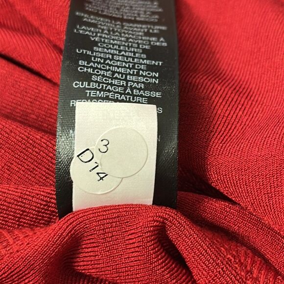 Travelers By Chico's Top Size 1 (8) Emerald Red NWOT - Picture 15 of 16